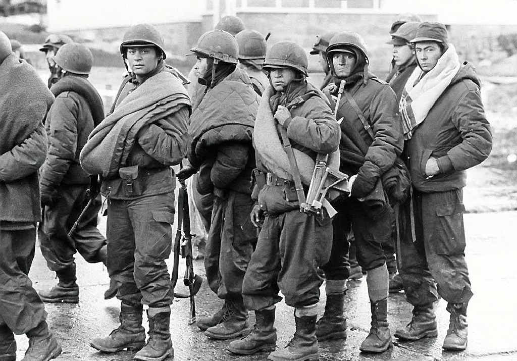 Argentine troops readying for action in the 74-day war. Argentine troops readying for action in the 74-day war.